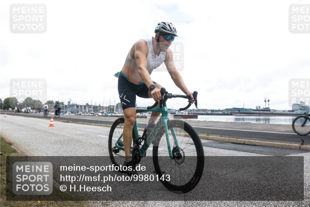16.08.2026 - KN Förde Triathlon 2026 H.Heesch http://msf.ph/oto/9980143 16.08.2026 11:24:31 Radfahren 393, 401, 436 meine-sportfotos.de