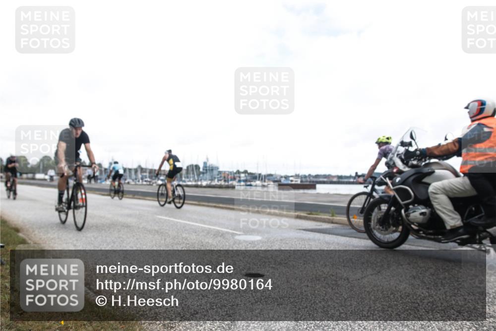 16.08.2026 - KN Förde Triathlon 2026 H.Heesch http://msf.ph/oto/9980164 16.08.2026 11:25:02 Radfahren 331, 406, 408, 409, 426 meine-sportfotos.de