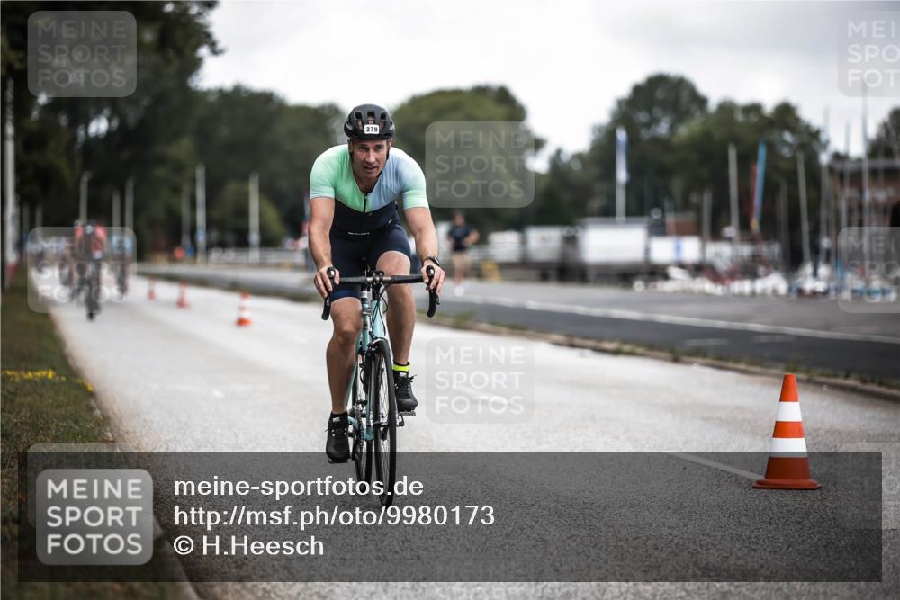 16.08.2026 - KN Förde Triathlon 2026 H.Heesch http://msf.ph/oto/9980173 16.08.2026 11:43:54 Radfahren  meine-sportfotos.de