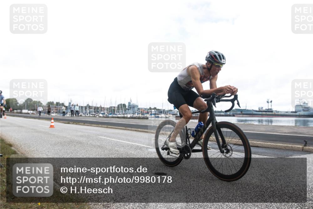 16.08.2026 - KN Förde Triathlon 2026 H.Heesch http://msf.ph/oto/9980178 16.08.2026 11:25:09 Radfahren 331, 341, 355, 375, 376, 409 meine-sportfotos.de