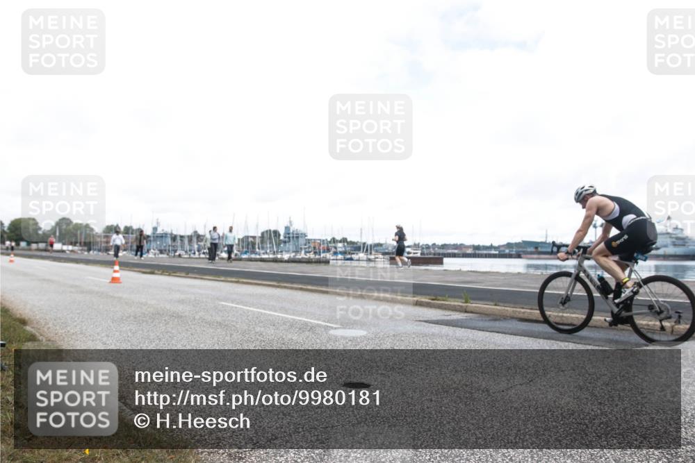 16.08.2026 - KN Förde Triathlon 2026 H.Heesch http://msf.ph/oto/9980181 16.08.2026 11:25:17 Radfahren 302, 415 meine-sportfotos.de