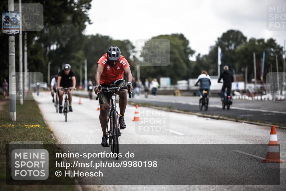 16.08.2026 - KN Förde Triathlon 2026 H.Heesch http://msf.ph/oto/9980198 16.08.2026 11:43:59 Radfahren 351, 801 meine-sportfotos.de