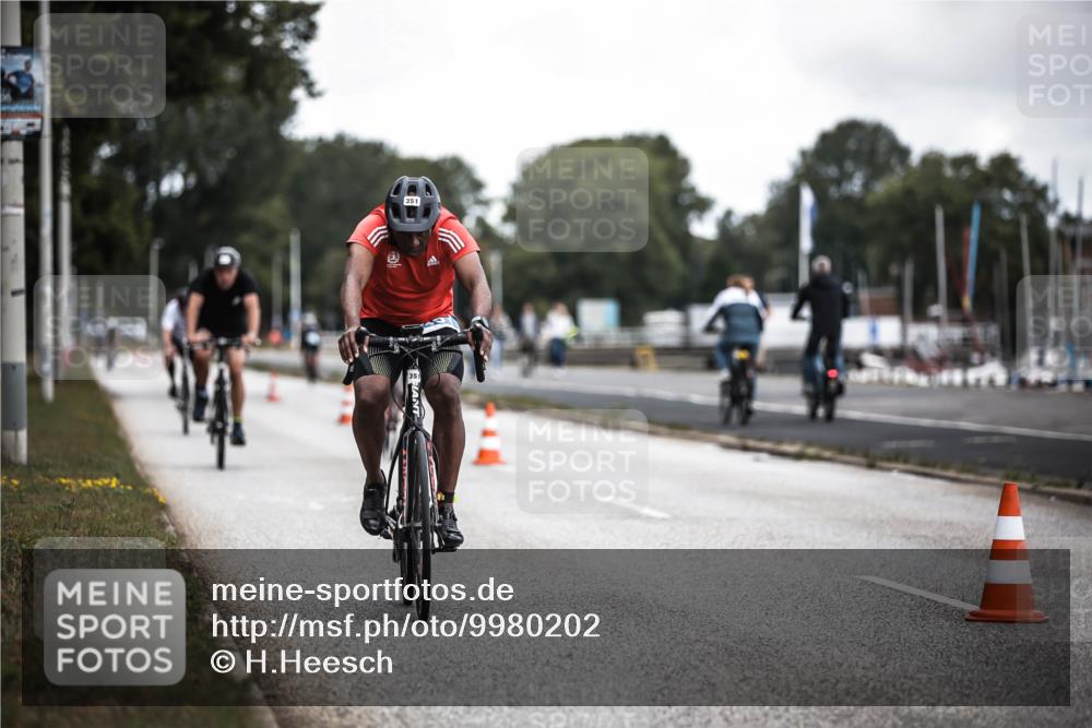 16.08.2026 - KN Förde Triathlon 2026 H.Heesch http://msf.ph/oto/9980202 16.08.2026 11:43:59 Radfahren 351, 801 meine-sportfotos.de