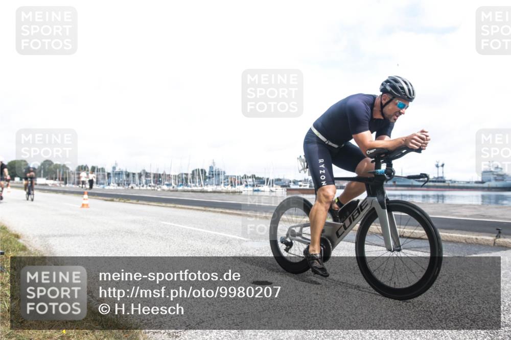 16.08.2026 - KN Förde Triathlon 2026 H.Heesch http://msf.ph/oto/9980207 16.08.2026 11:26:10 Radfahren 370, 421 meine-sportfotos.de