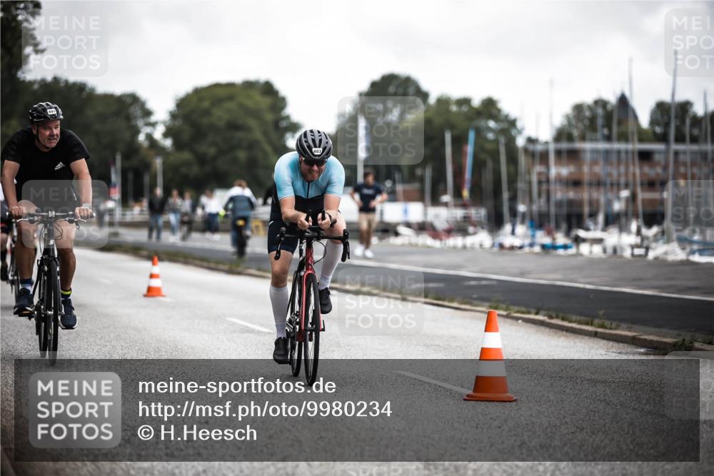 16.08.2026 - KN Förde Triathlon 2026 H.Heesch http://msf.ph/oto/9980234 16.08.2026 11:44:02 Radfahren 351, 801 meine-sportfotos.de