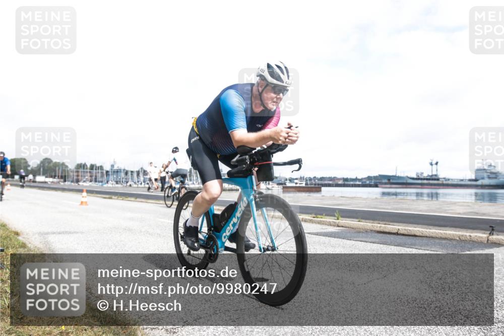 16.08.2026 - KN Förde Triathlon 2026 H.Heesch http://msf.ph/oto/9980247 16.08.2026 11:26:25 Radfahren 317, 374, 385, 404, 407, 422, 432 meine-sportfotos.de