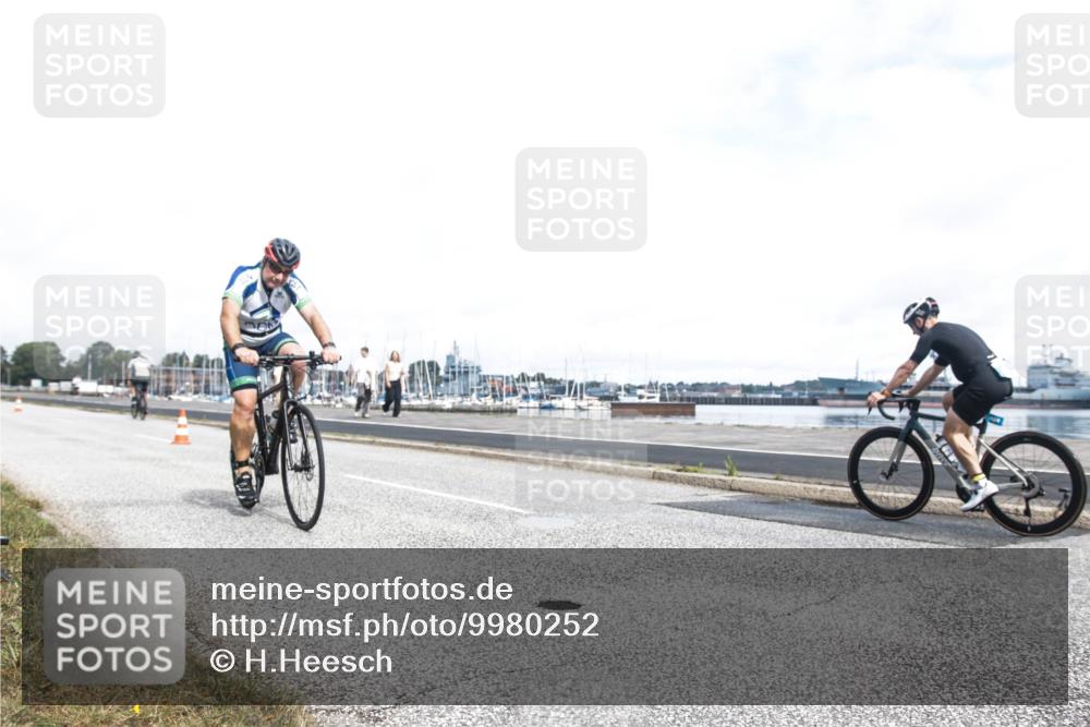16.08.2026 - KN Förde Triathlon 2026 H.Heesch http://msf.ph/oto/9980252 16.08.2026 11:26:27 Radfahren 317, 374, 385, 407, 432 meine-sportfotos.de