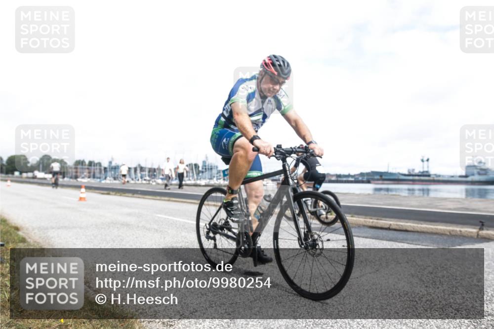 16.08.2026 - KN Förde Triathlon 2026 H.Heesch http://msf.ph/oto/9980254 16.08.2026 11:26:27 Radfahren 317, 374, 385, 407, 432 meine-sportfotos.de