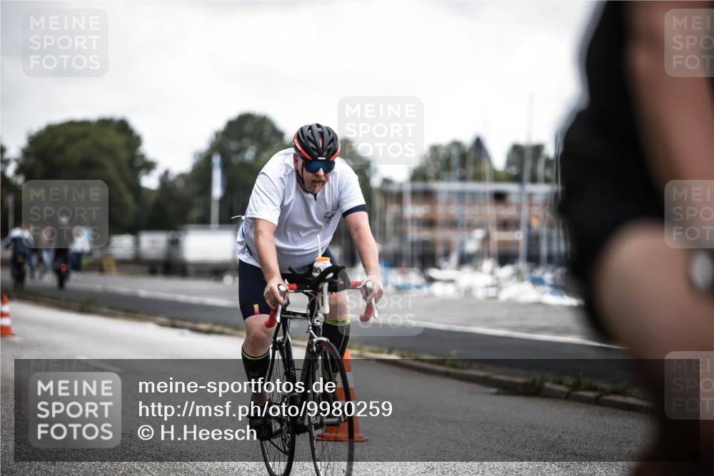 16.08.2026 - KN Förde Triathlon 2026 H.Heesch http://msf.ph/oto/9980259 16.08.2026 11:44:04 Radfahren 351, 421, 801 meine-sportfotos.de