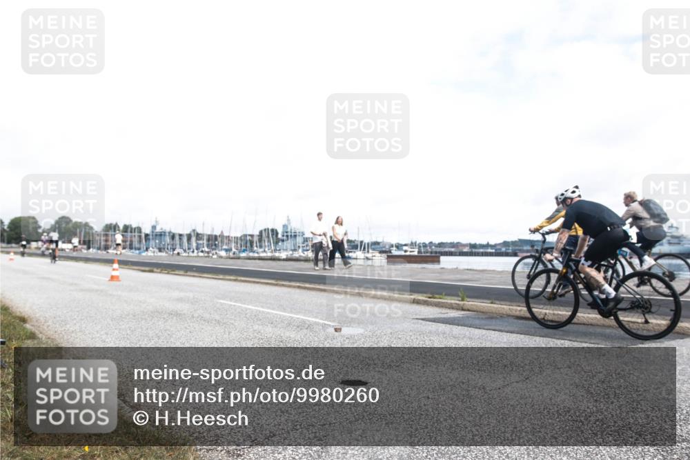 16.08.2026 - KN Förde Triathlon 2026 H.Heesch http://msf.ph/oto/9980260 16.08.2026 11:26:33 Radfahren 328, 374, 429, 803 meine-sportfotos.de