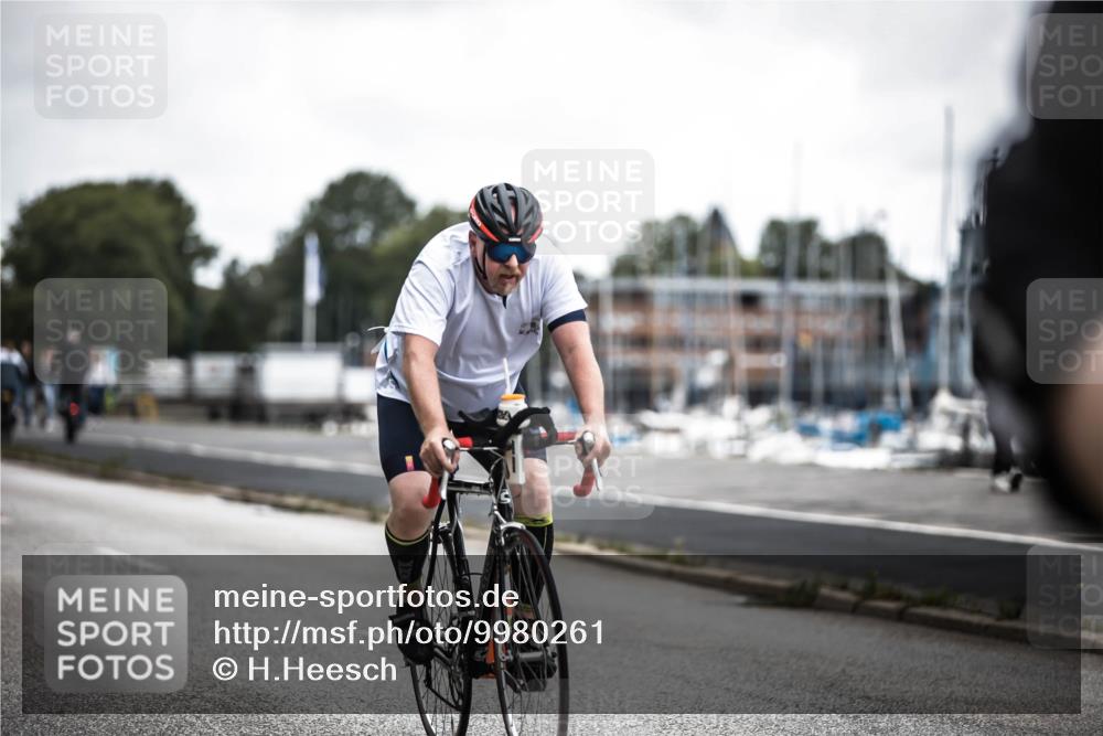 16.08.2026 - KN Förde Triathlon 2026 H.Heesch http://msf.ph/oto/9980261 16.08.2026 11:44:04 Radfahren 351, 421, 801 meine-sportfotos.de