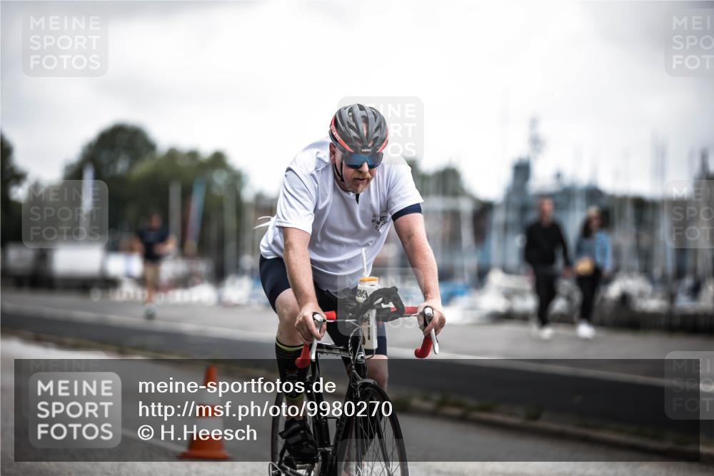 16.08.2026 - KN Förde Triathlon 2026 H.Heesch http://msf.ph/oto/9980270 16.08.2026 11:44:04 Radfahren 351, 421, 801 meine-sportfotos.de