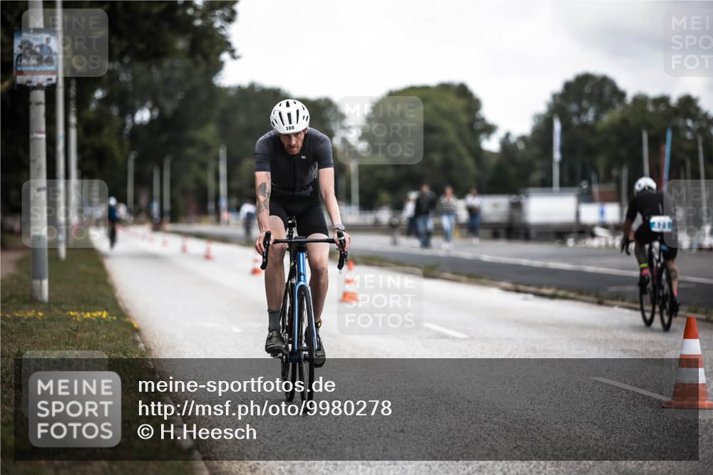 16.08.2026 - KN Förde Triathlon 2026 H.Heesch http://msf.ph/oto/9980278 16.08.2026 11:44:14 Radfahren  meine-sportfotos.de