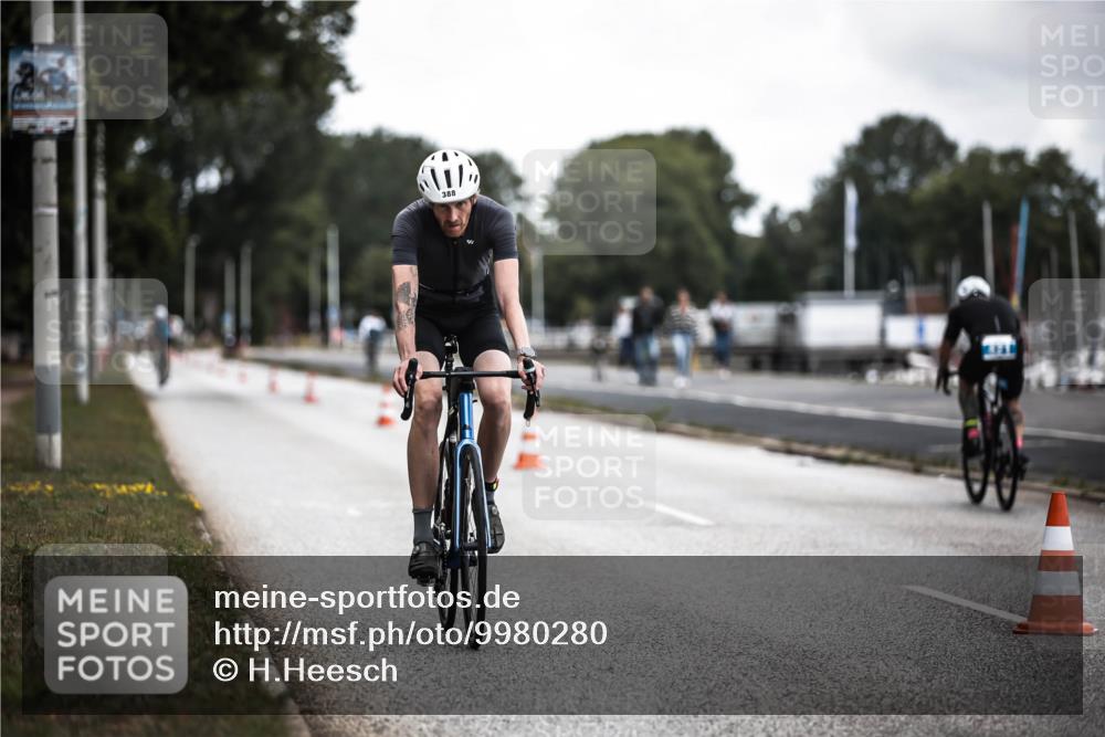 16.08.2026 - KN Förde Triathlon 2026 H.Heesch http://msf.ph/oto/9980280 16.08.2026 11:44:14 Radfahren  meine-sportfotos.de