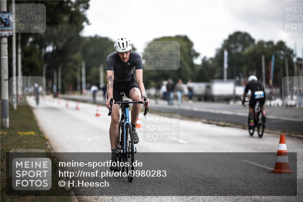 16.08.2026 - KN Förde Triathlon 2026 H.Heesch http://msf.ph/oto/9980283 16.08.2026 11:44:14 Radfahren  meine-sportfotos.de