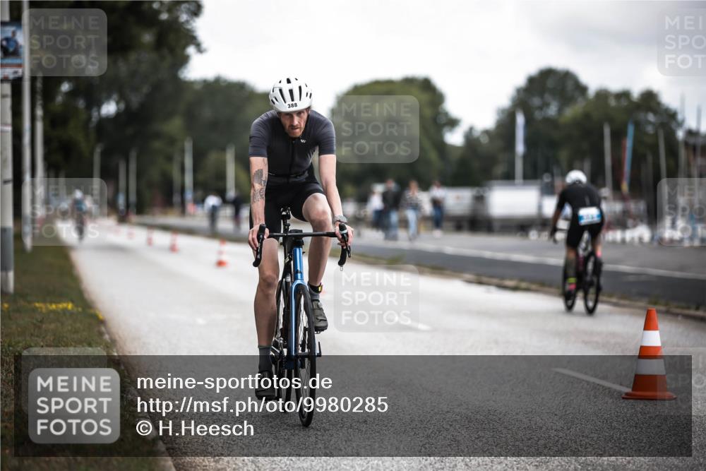 16.08.2026 - KN Förde Triathlon 2026 H.Heesch http://msf.ph/oto/9980285 16.08.2026 11:44:14 Radfahren  meine-sportfotos.de