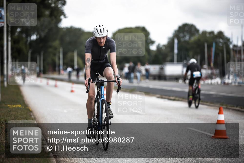 16.08.2026 - KN Förde Triathlon 2026 H.Heesch http://msf.ph/oto/9980287 16.08.2026 11:44:14 Radfahren  meine-sportfotos.de