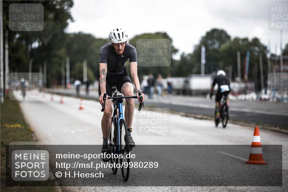 16.08.2026 - KN Förde Triathlon 2026 H.Heesch http://msf.ph/oto/9980289 16.08.2026 11:44:14 Radfahren  meine-sportfotos.de