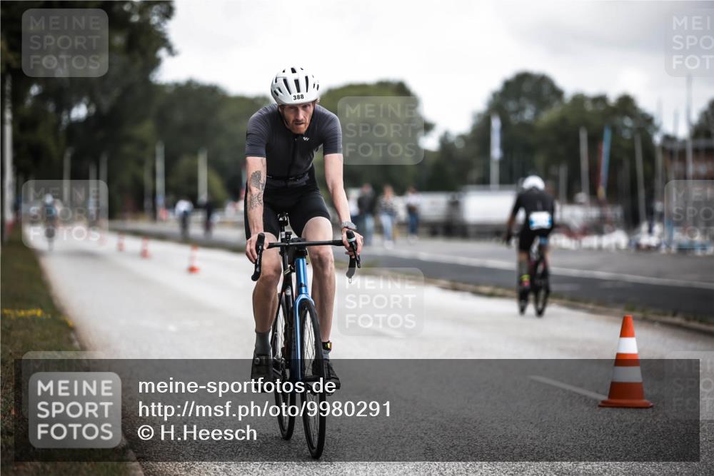 16.08.2026 - KN Förde Triathlon 2026 H.Heesch http://msf.ph/oto/9980291 16.08.2026 11:44:14 Radfahren  meine-sportfotos.de