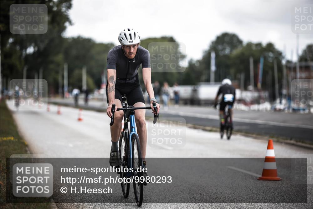 16.08.2026 - KN Förde Triathlon 2026 H.Heesch http://msf.ph/oto/9980293 16.08.2026 11:44:14 Radfahren  meine-sportfotos.de