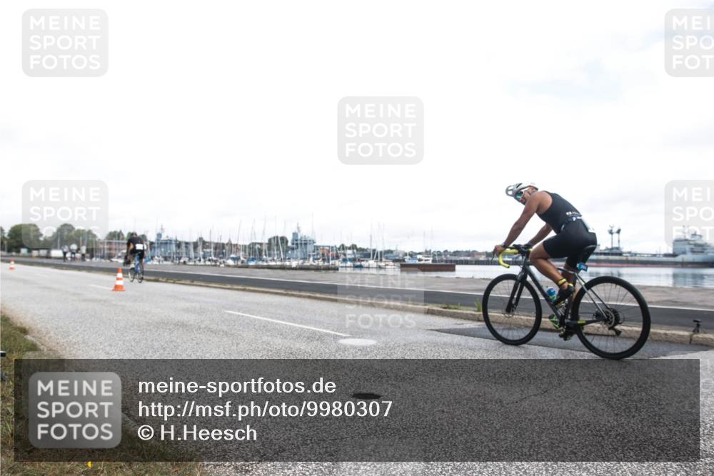 16.08.2026 - KN Förde Triathlon 2026 H.Heesch http://msf.ph/oto/9980307 16.08.2026 11:27:25 Radfahren 346, 437 meine-sportfotos.de