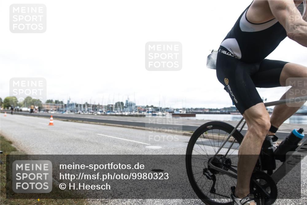 16.08.2026 - KN Förde Triathlon 2026 H.Heesch http://msf.ph/oto/9980323 16.08.2026 11:27:40 Radfahren 355, 360, 390, 406, 416 meine-sportfotos.de