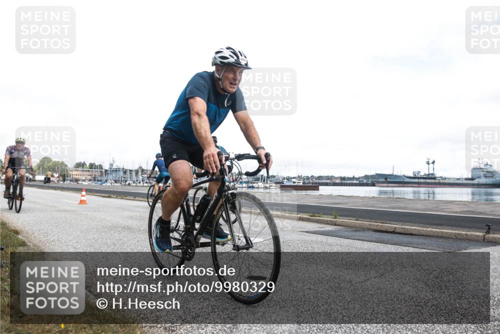16.08.2026 - KN Förde Triathlon 2026 H.Heesch http://msf.ph/oto/9980329 16.08.2026 11:27:43 Radfahren 310, 360, 406, 441 meine-sportfotos.de