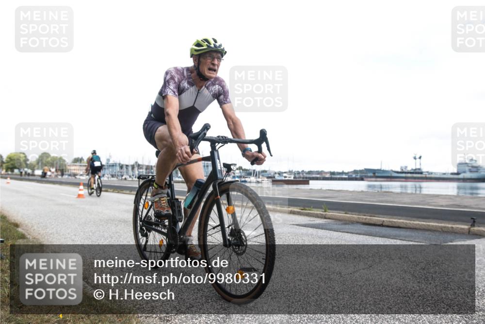 16.08.2026 - KN Förde Triathlon 2026 H.Heesch http://msf.ph/oto/9980331 16.08.2026 11:27:43 Radfahren 310, 360, 406, 441 meine-sportfotos.de