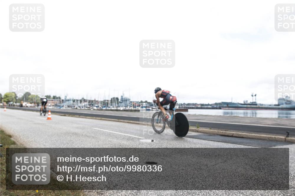 16.08.2026 - KN Förde Triathlon 2026 H.Heesch http://msf.ph/oto/9980336 16.08.2026 11:27:51 Radfahren 349, 425, 428 meine-sportfotos.de