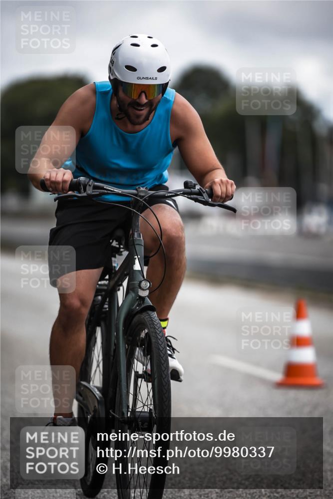 16.08.2026 - KN Förde Triathlon 2026 H.Heesch http://msf.ph/oto/9980337 16.08.2026 11:44:25 Radfahren  meine-sportfotos.de