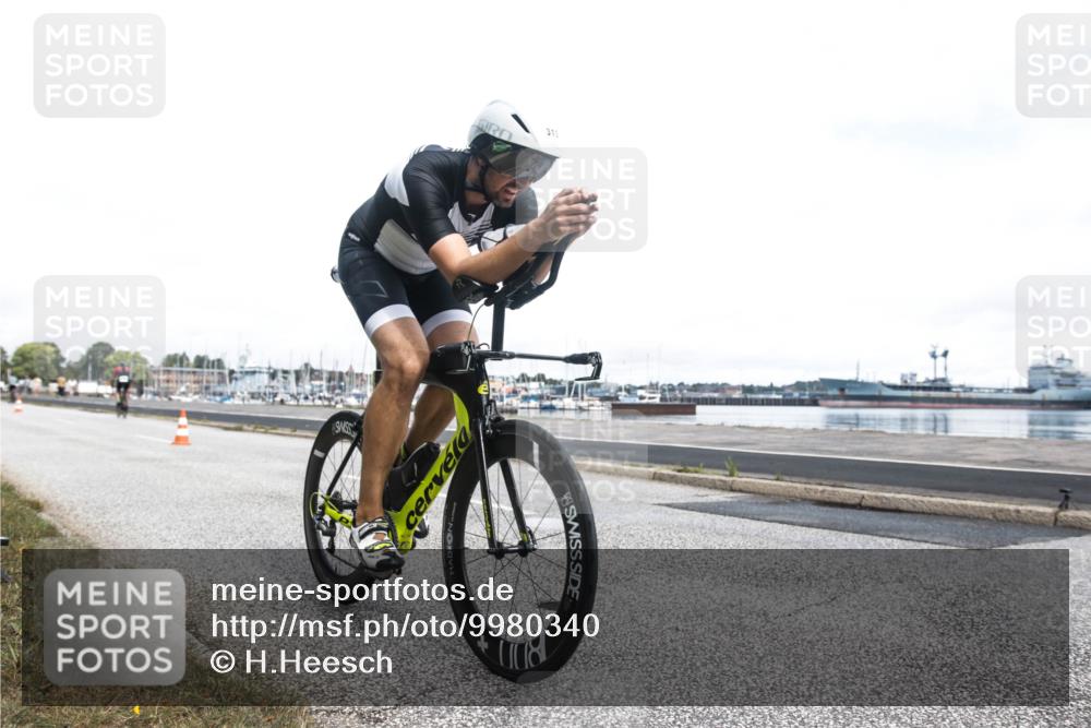 16.08.2026 - KN Förde Triathlon 2026 H.Heesch http://msf.ph/oto/9980340 16.08.2026 11:28:01 Radfahren 301, 356 meine-sportfotos.de