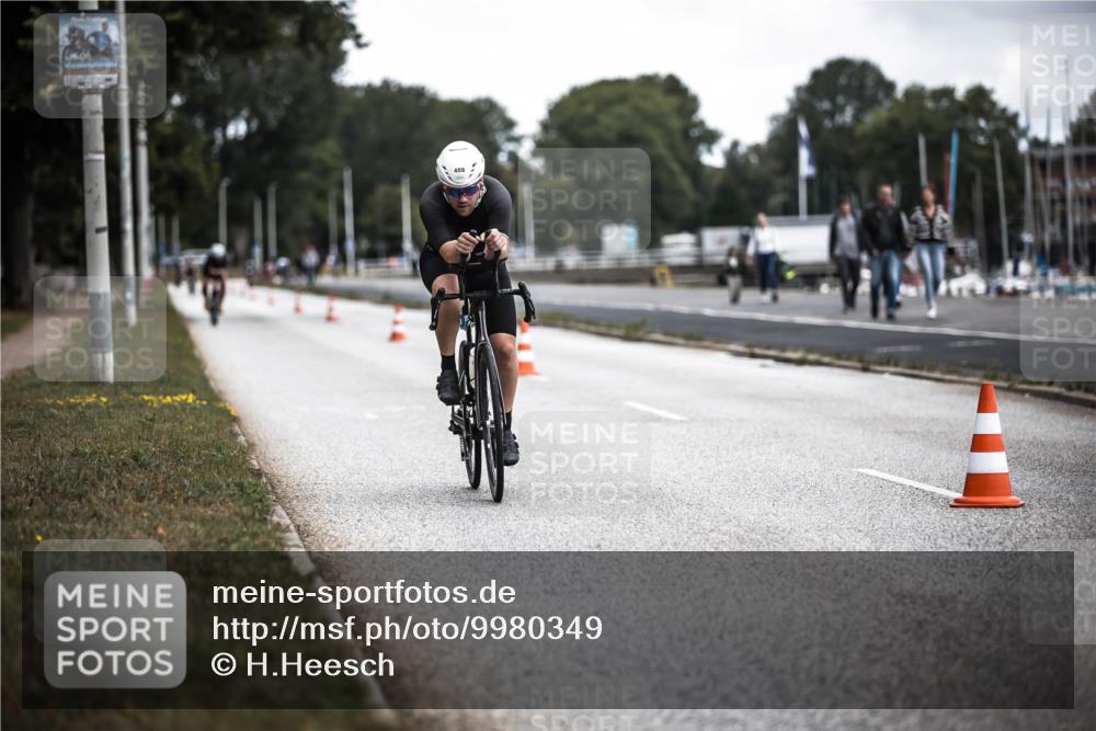 16.08.2026 - KN Förde Triathlon 2026 H.Heesch http://msf.ph/oto/9980349 16.08.2026 11:44:35 Radfahren 376, 392 meine-sportfotos.de