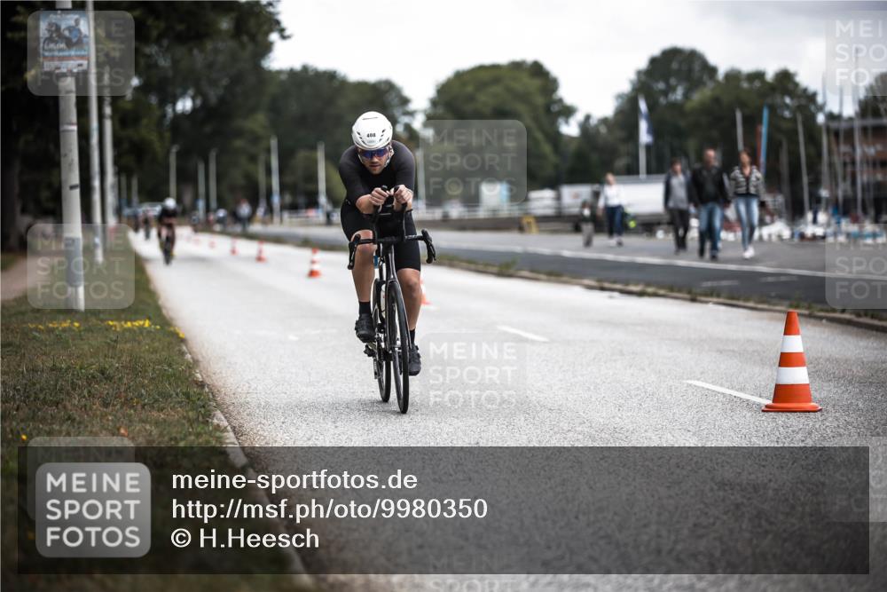16.08.2026 - KN Förde Triathlon 2026 H.Heesch http://msf.ph/oto/9980350 16.08.2026 11:44:36 Radfahren 376, 392 meine-sportfotos.de