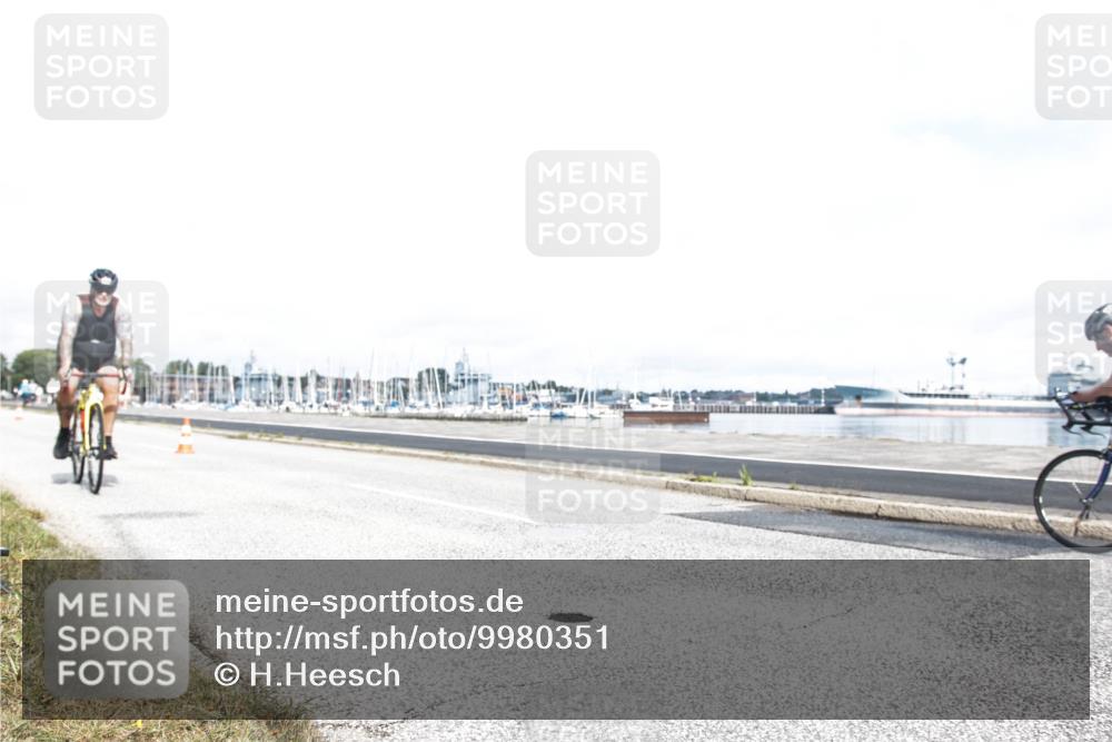 16.08.2026 - KN Förde Triathlon 2026 H.Heesch http://msf.ph/oto/9980351 16.08.2026 11:28:24 Radfahren 353, 402, 413 meine-sportfotos.de