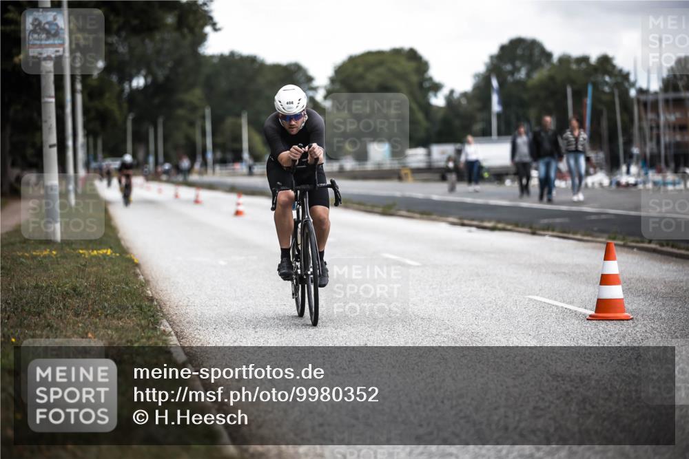 16.08.2026 - KN Förde Triathlon 2026 H.Heesch http://msf.ph/oto/9980352 16.08.2026 11:44:36 Radfahren 376, 392 meine-sportfotos.de