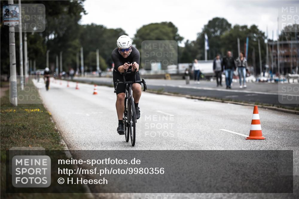 16.08.2026 - KN Förde Triathlon 2026 H.Heesch http://msf.ph/oto/9980356 16.08.2026 11:44:36 Radfahren 376, 392 meine-sportfotos.de