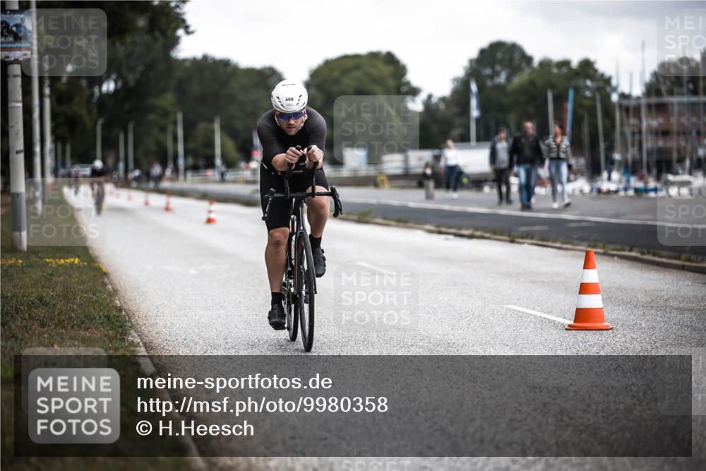 16.08.2026 - KN Förde Triathlon 2026 H.Heesch http://msf.ph/oto/9980358 16.08.2026 11:44:36 Radfahren 376, 392 meine-sportfotos.de