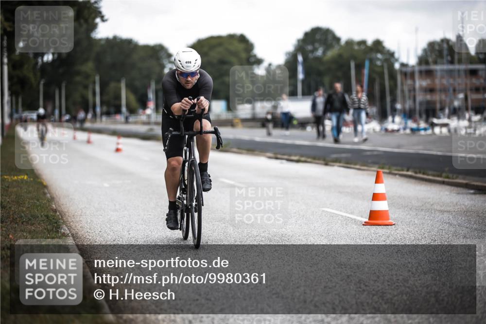 16.08.2026 - KN Förde Triathlon 2026 H.Heesch http://msf.ph/oto/9980361 16.08.2026 11:44:36 Radfahren 376, 392 meine-sportfotos.de