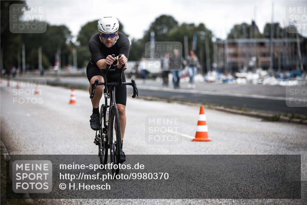 16.08.2026 - KN Förde Triathlon 2026 H.Heesch http://msf.ph/oto/9980370 16.08.2026 11:44:36 Radfahren 376, 392 meine-sportfotos.de