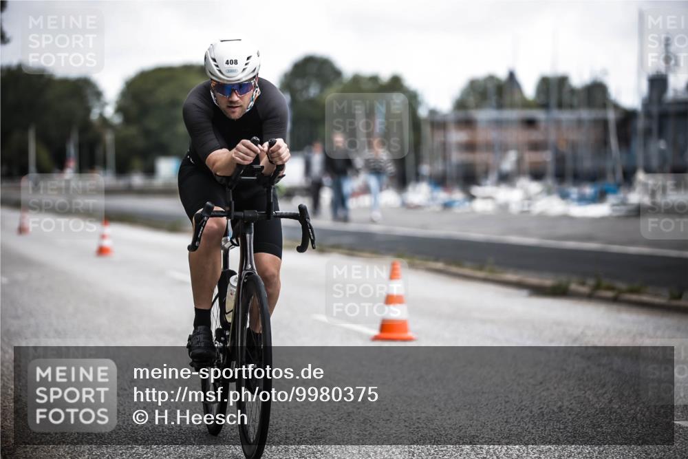 16.08.2026 - KN Förde Triathlon 2026 H.Heesch http://msf.ph/oto/9980375 16.08.2026 11:44:36 Radfahren 376, 392 meine-sportfotos.de