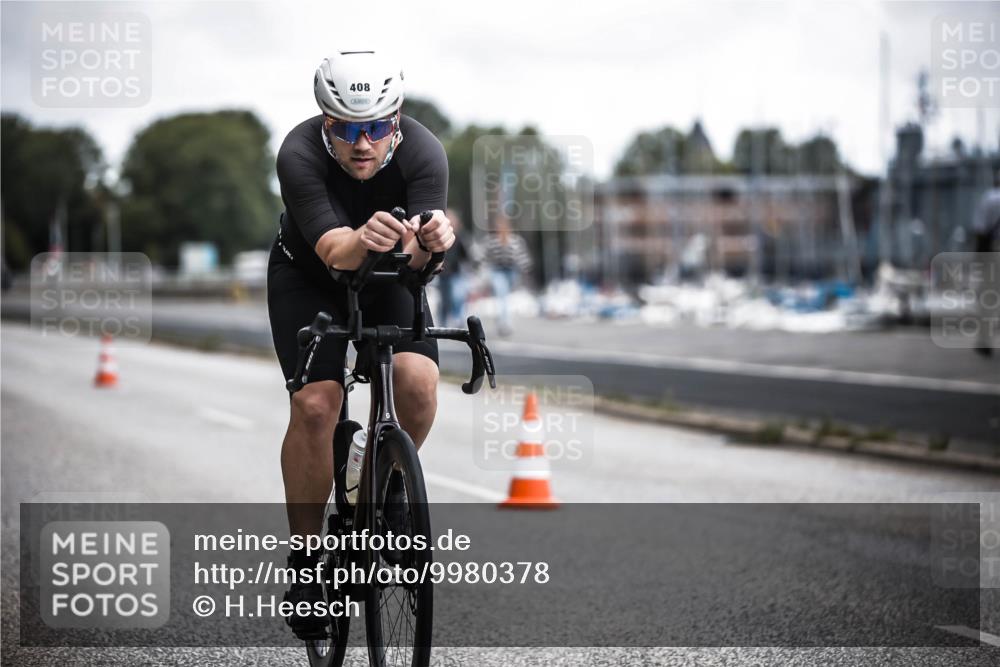 16.08.2026 - KN Förde Triathlon 2026 H.Heesch http://msf.ph/oto/9980378 16.08.2026 11:44:36 Radfahren 376, 392 meine-sportfotos.de