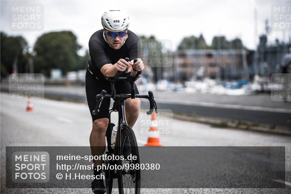 16.08.2026 - KN Förde Triathlon 2026 H.Heesch http://msf.ph/oto/9980380 16.08.2026 11:44:36 Radfahren 376, 392 meine-sportfotos.de
