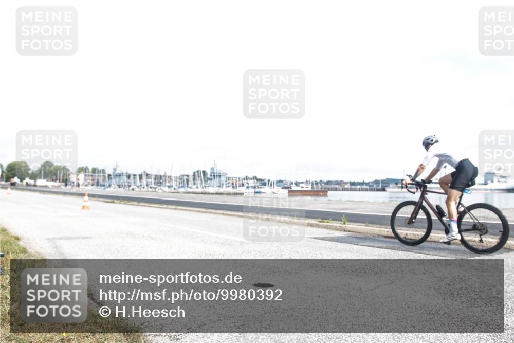 16.08.2026 - KN Förde Triathlon 2026 H.Heesch http://msf.ph/oto/9980392 16.08.2026 11:28:32 Radfahren  meine-sportfotos.de
