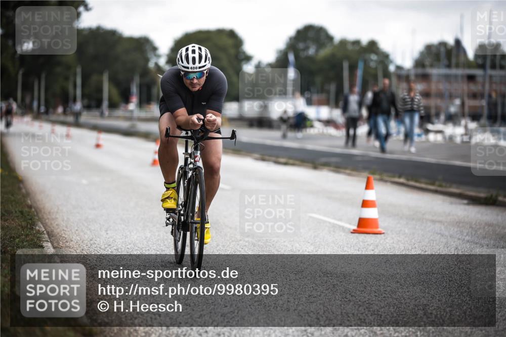 16.08.2026 - KN Förde Triathlon 2026 H.Heesch http://msf.ph/oto/9980395 16.08.2026 11:44:42 Radfahren 376, 392 meine-sportfotos.de