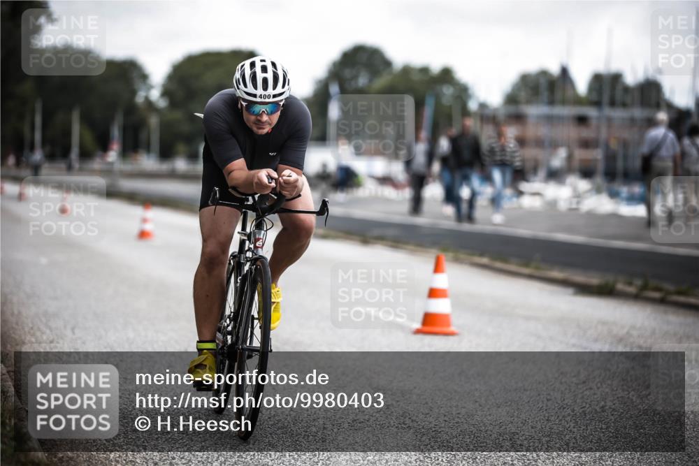 16.08.2026 - KN Förde Triathlon 2026 H.Heesch http://msf.ph/oto/9980403 16.08.2026 11:44:42 Radfahren 376, 392 meine-sportfotos.de