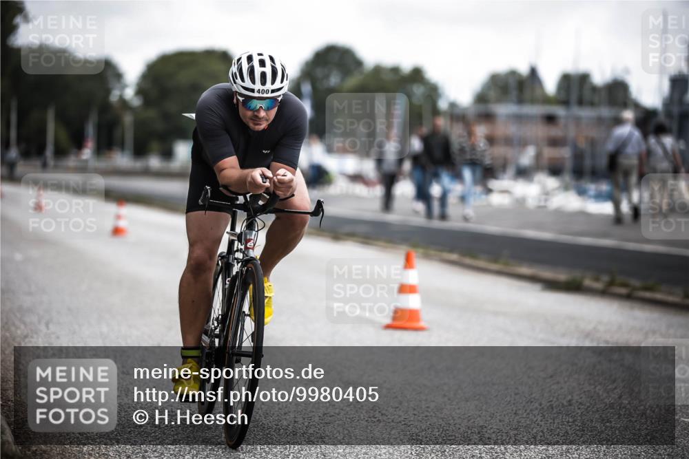 16.08.2026 - KN Förde Triathlon 2026 H.Heesch http://msf.ph/oto/9980405 16.08.2026 11:44:42 Radfahren 376, 392 meine-sportfotos.de