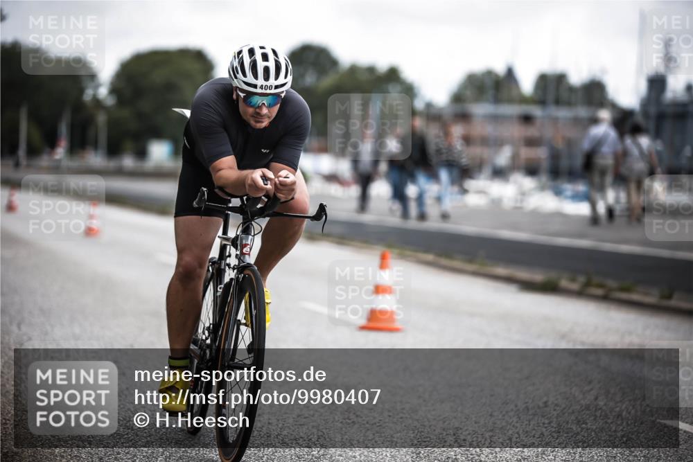 16.08.2026 - KN Förde Triathlon 2026 H.Heesch http://msf.ph/oto/9980407 16.08.2026 11:44:42 Radfahren 376, 392 meine-sportfotos.de