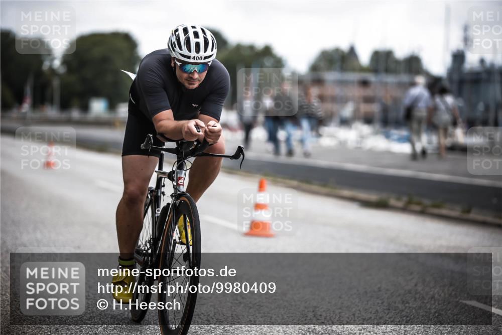 16.08.2026 - KN Förde Triathlon 2026 H.Heesch http://msf.ph/oto/9980409 16.08.2026 11:44:42 Radfahren 376, 392 meine-sportfotos.de