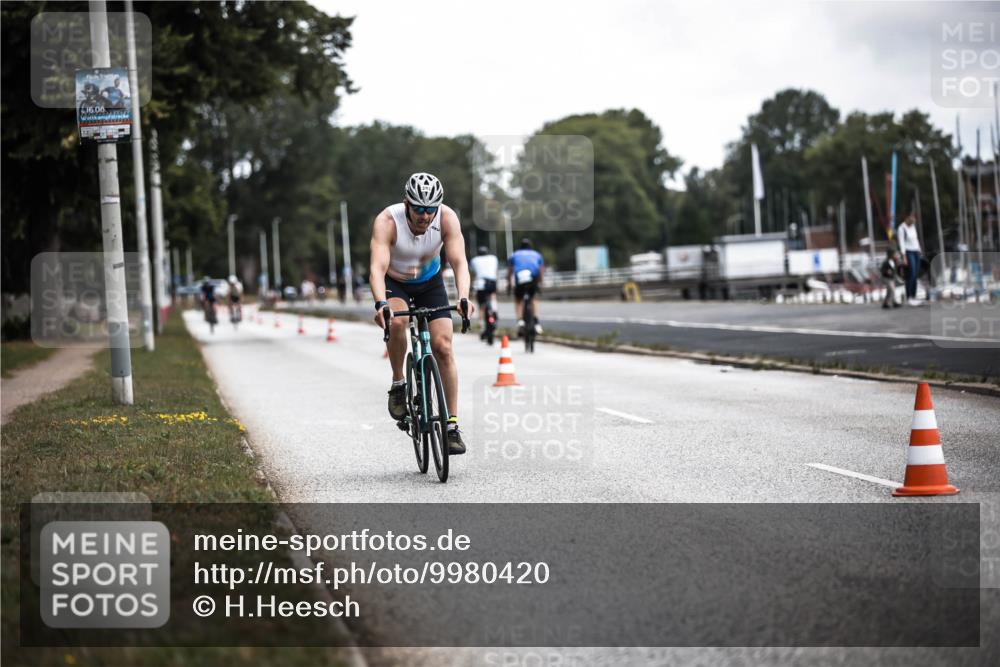 16.08.2026 - KN Förde Triathlon 2026 H.Heesch http://msf.ph/oto/9980420 16.08.2026 11:44:50 Radfahren  meine-sportfotos.de