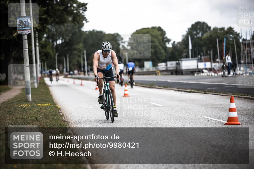 16.08.2026 - KN Förde Triathlon 2026 H.Heesch http://msf.ph/oto/9980421 16.08.2026 11:44:50 Radfahren  meine-sportfotos.de